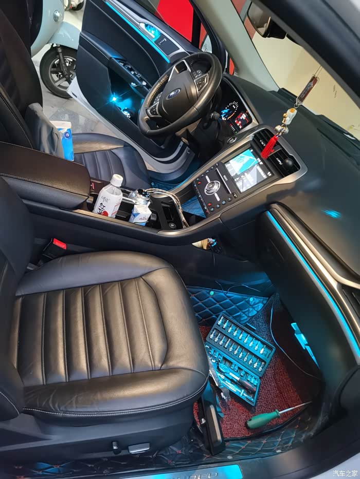 蒙迪欧改原厂氛围灯