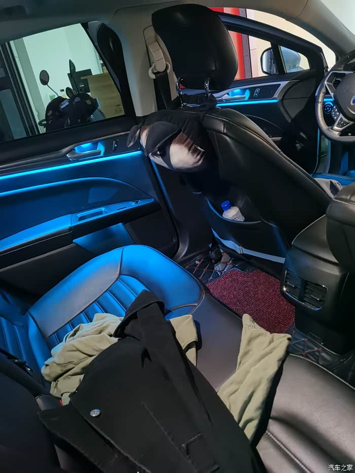 蒙迪欧改原厂氛围灯