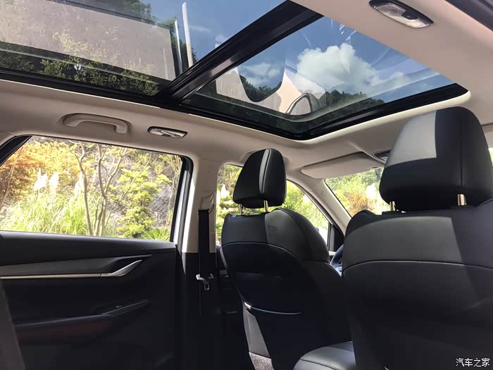 雨过天晴,和朋友一起开着长安cs55plus游山玩水