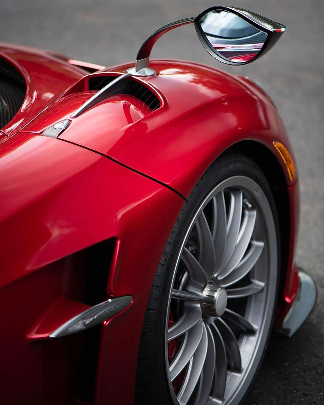 帕加尼huayra roadster 1 红色好看