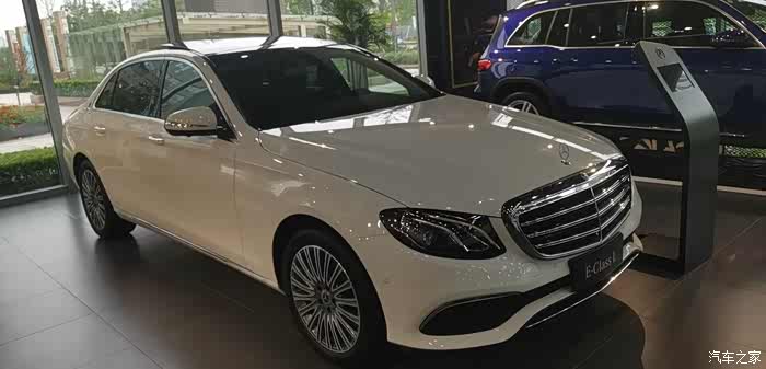 昨天下午订车,白色立标e300l时尚版