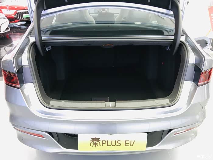 秦plusev续航长且配置丰富