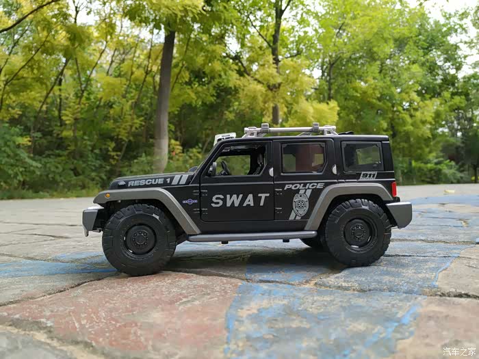 天行健之子粗狂硬派吉普牧马人swat警车版