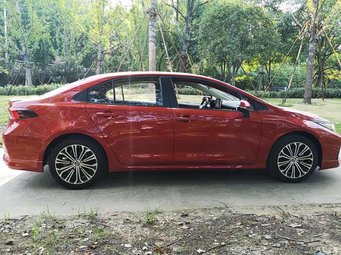 时尚动感烈焰红运动版卡罗拉就是要与众不同