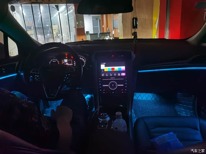 蒙迪欧改原厂氛围灯