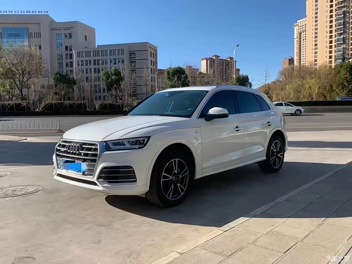 2019年落户奥迪q5l45白色
