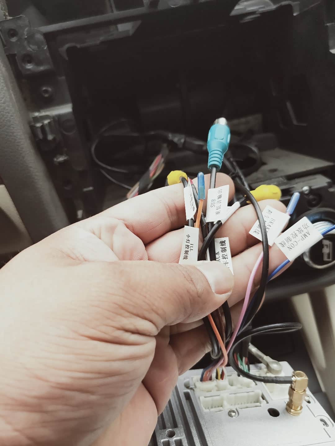 有哪位大神能给找找这个导航的方控线,万分感谢!