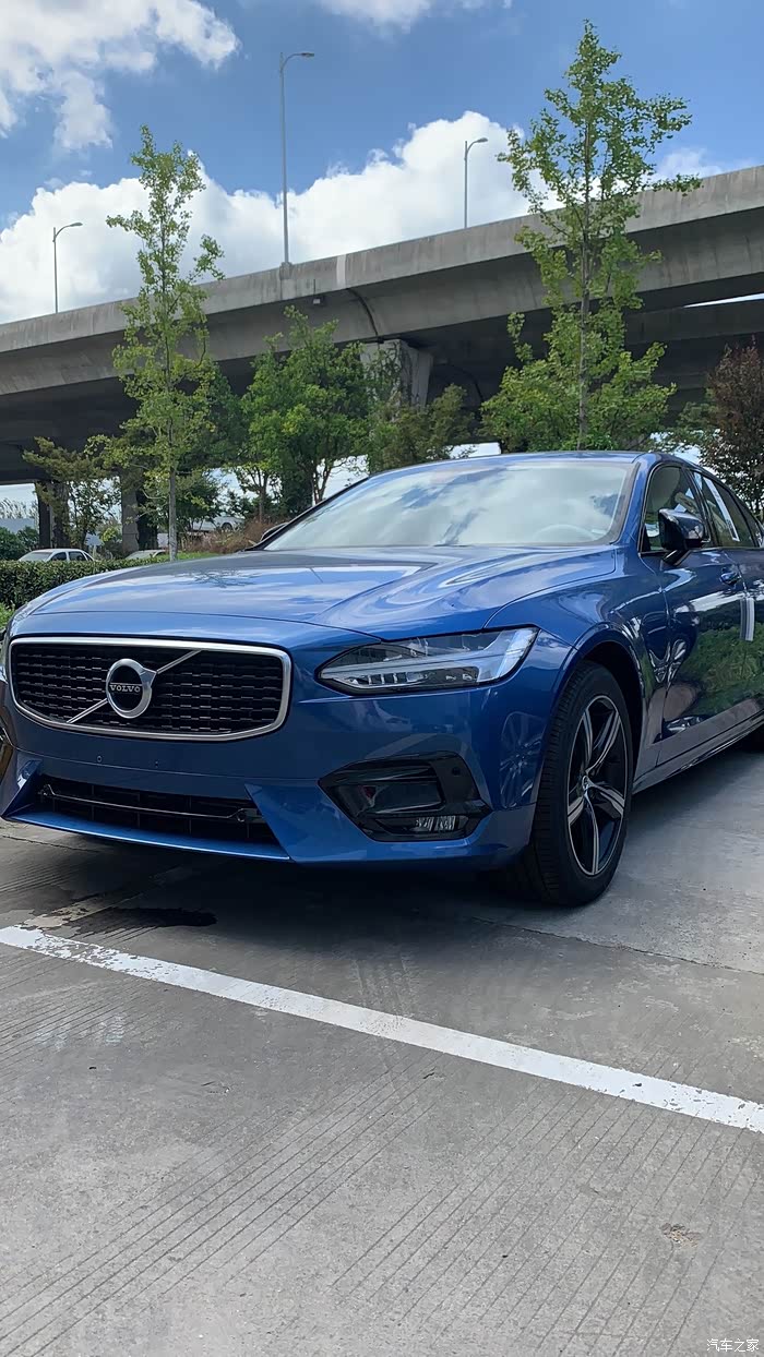 彻底订下来了致远运动焰影蓝