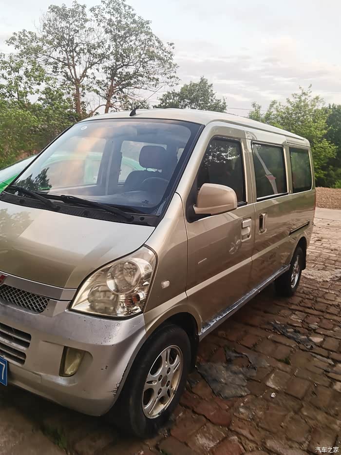 2012年12月五菱荣光出售