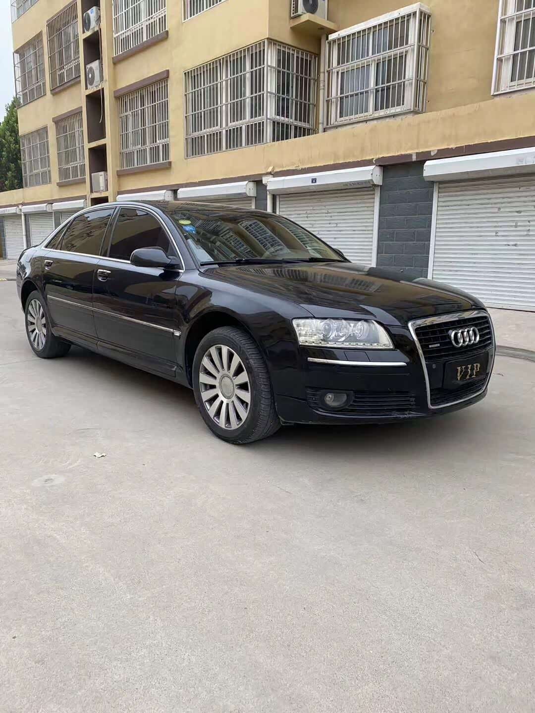 老款奥迪a8l很是霸气呀,曾经非常不错的豪车.