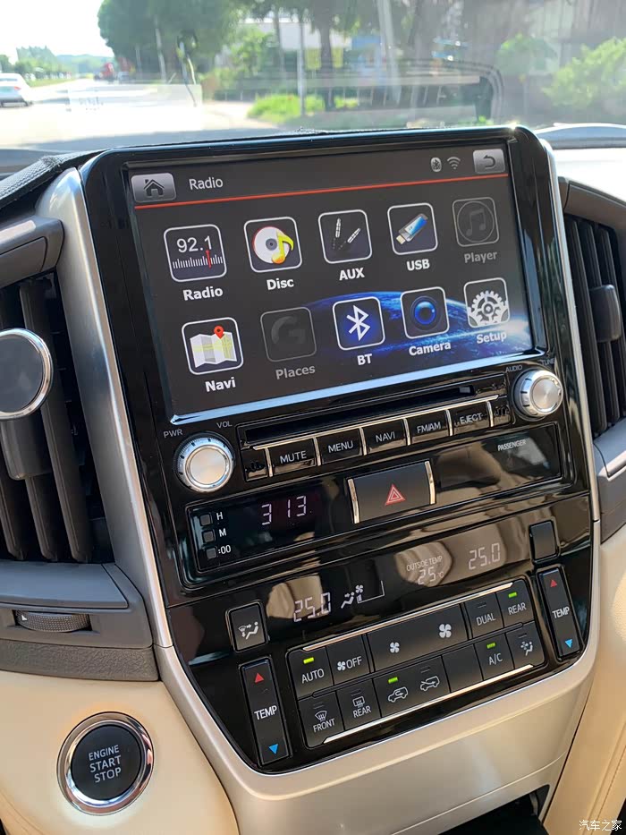 兰德酷路泽中控导航大屏到底有几种?都说是原厂的