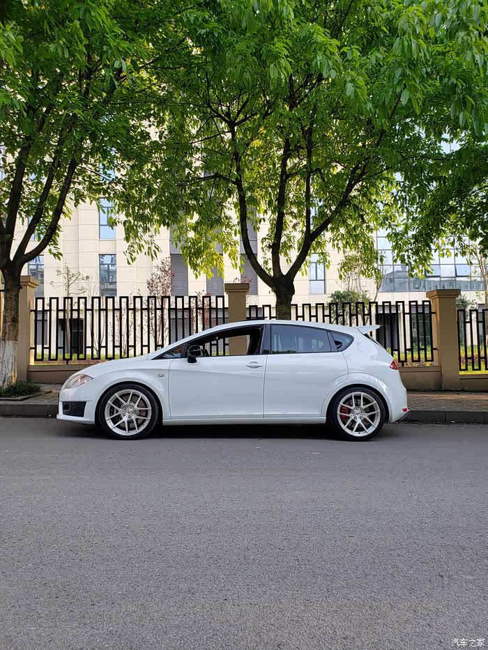 重庆地区出13年西雅特烈昂leon20t