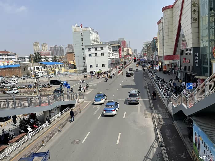 站在天桥上看晋城新市街