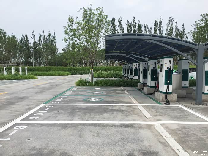古城充电桩和停车位.