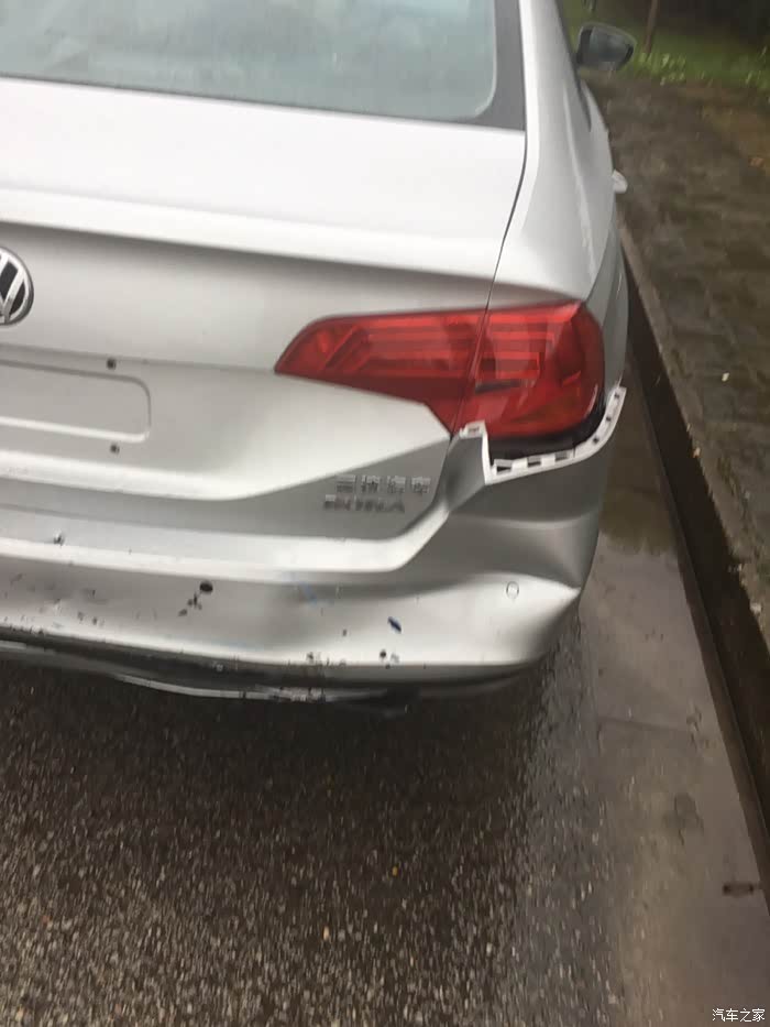 18宝来提车第二天就被追尾,欲哭无泪