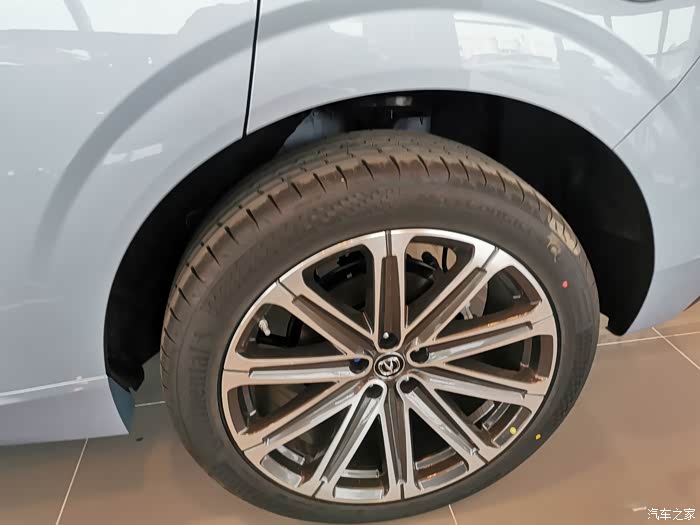 21寸轮毂—— 马牌轮胎