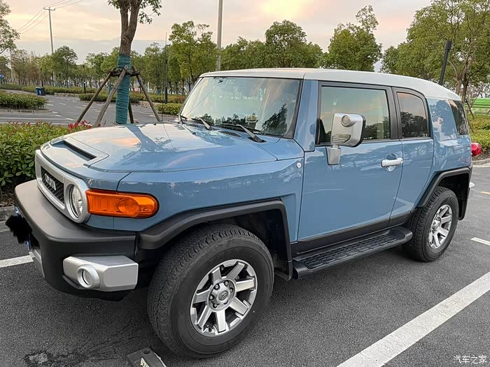 上海出2020年11月蓝色fj酷路泽jbl版沈阳牌照