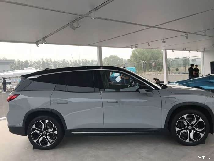 【图】哪位大神能提供些星空灰色的es8的实车照片啊_蔚来es8论坛_汽车