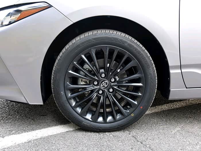 收一套18寸亚洲龙熏黑轮毂