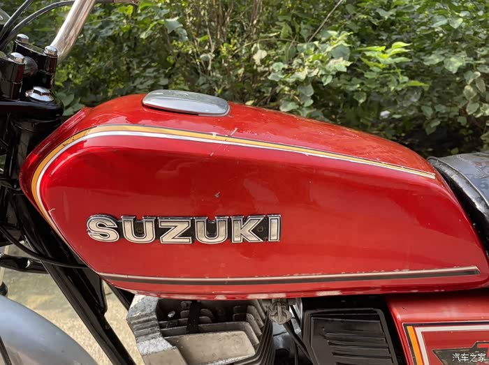 晒晒俺收藏的老车 1985年的铃木tr125