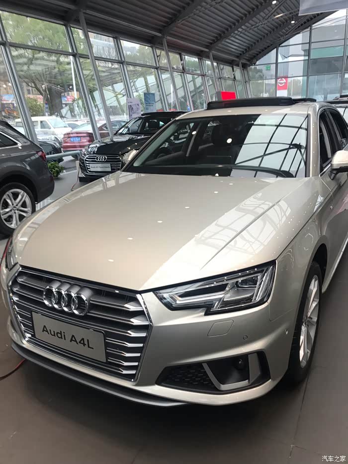 奥迪a4颜色 白色 白金色