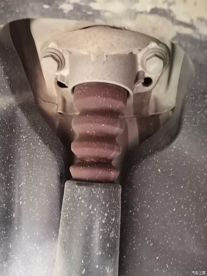 14年新捷达换后减震缓冲胶