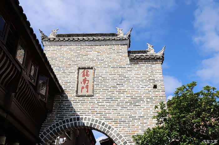 秋季游福建龙岩下.逛长汀古城宏览博物馆,看小姐妹们乐游店头街