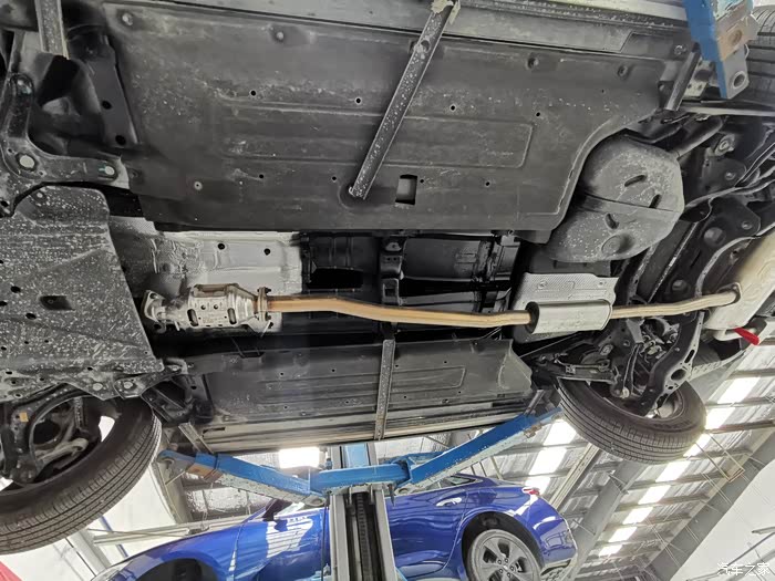 车分享休闲好时光开着途胜l做底盘装甲室内杀菌多图