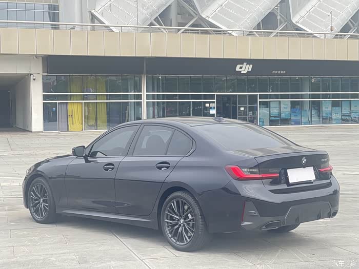 23款宝马330i耀夜版