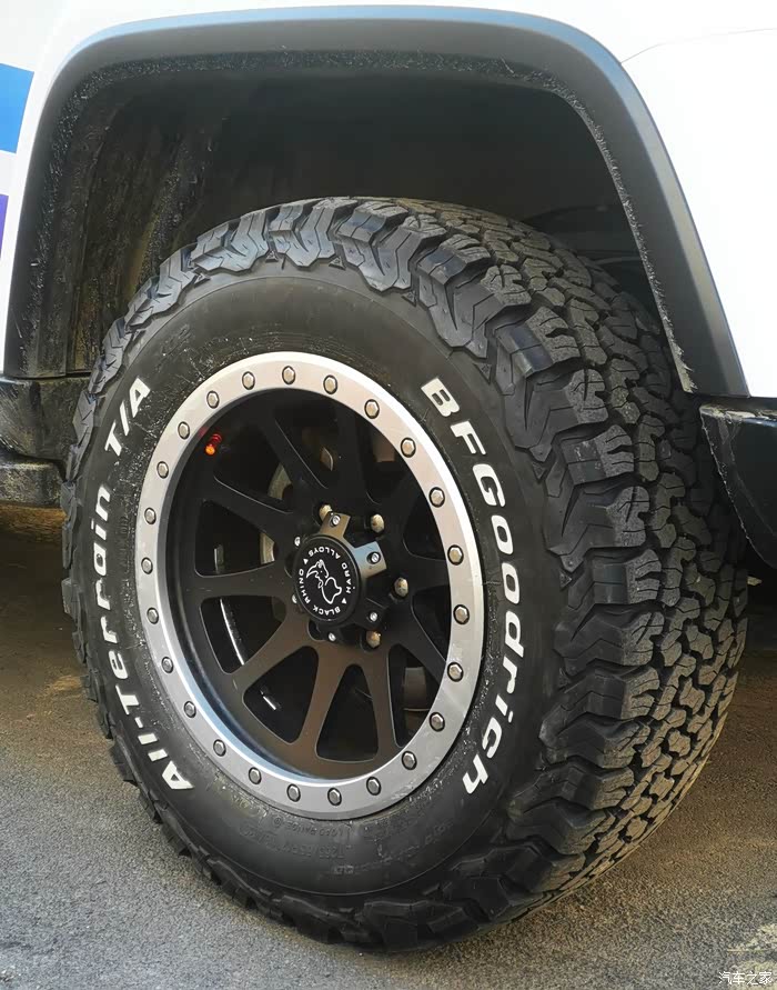bj40环塔版改装百路驰ko2原尺寸轮胎