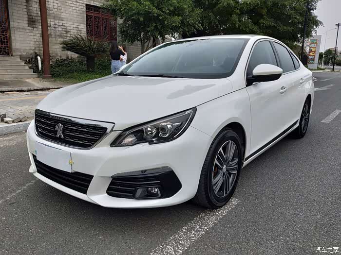 出一台精品标致30817年上牌自动豪华版