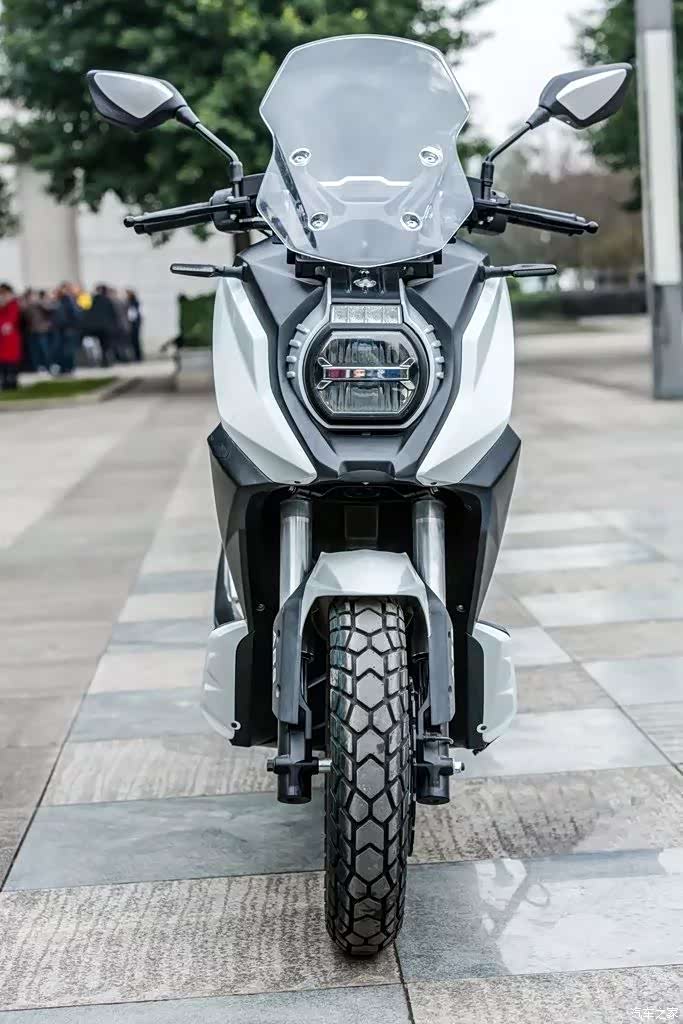 国产踏板adv力帆150踏板车脑袋疼