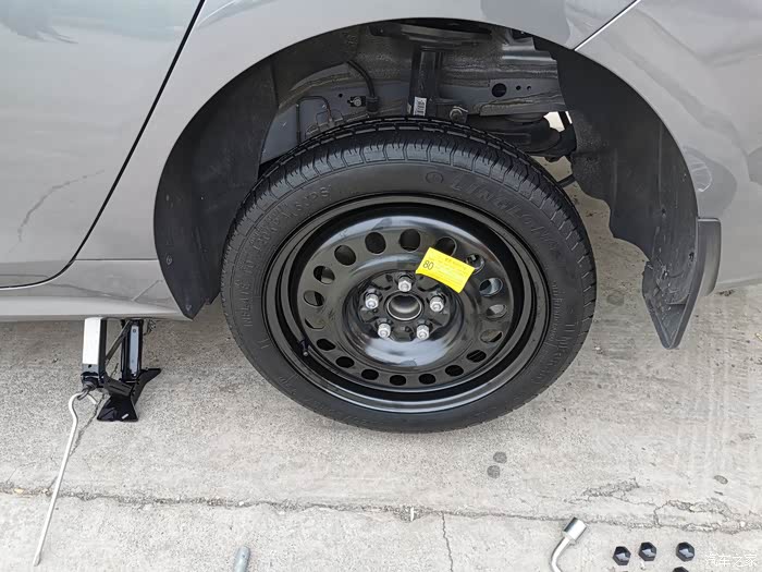 技术第二贴比亚迪秦plusev加装备胎出行无忧