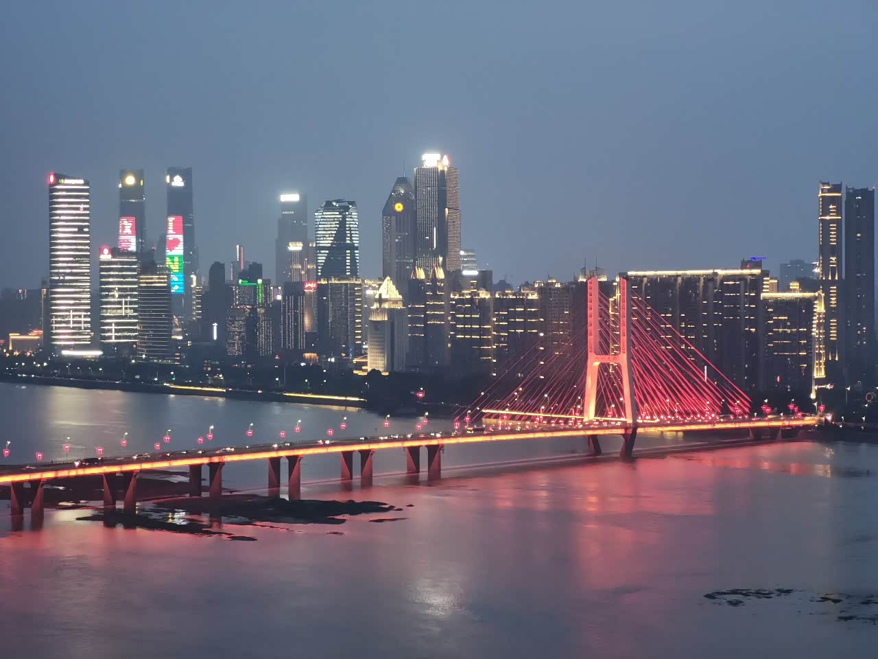 南昌赣江两岸夜景很美