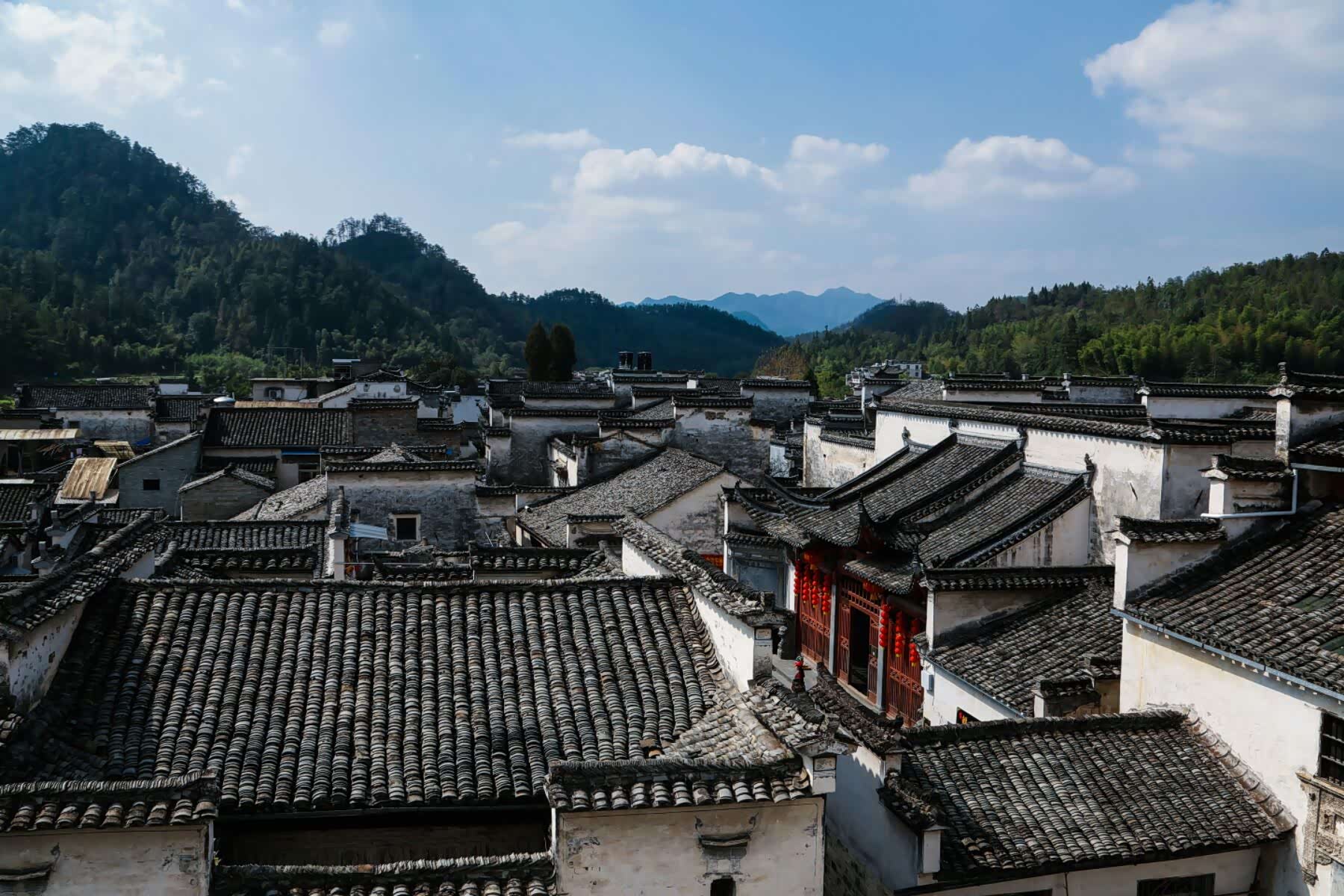 西递村是目前保存最完整的徽派建筑群