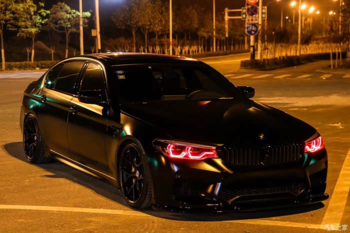 一步达成的宝马5系黑武士