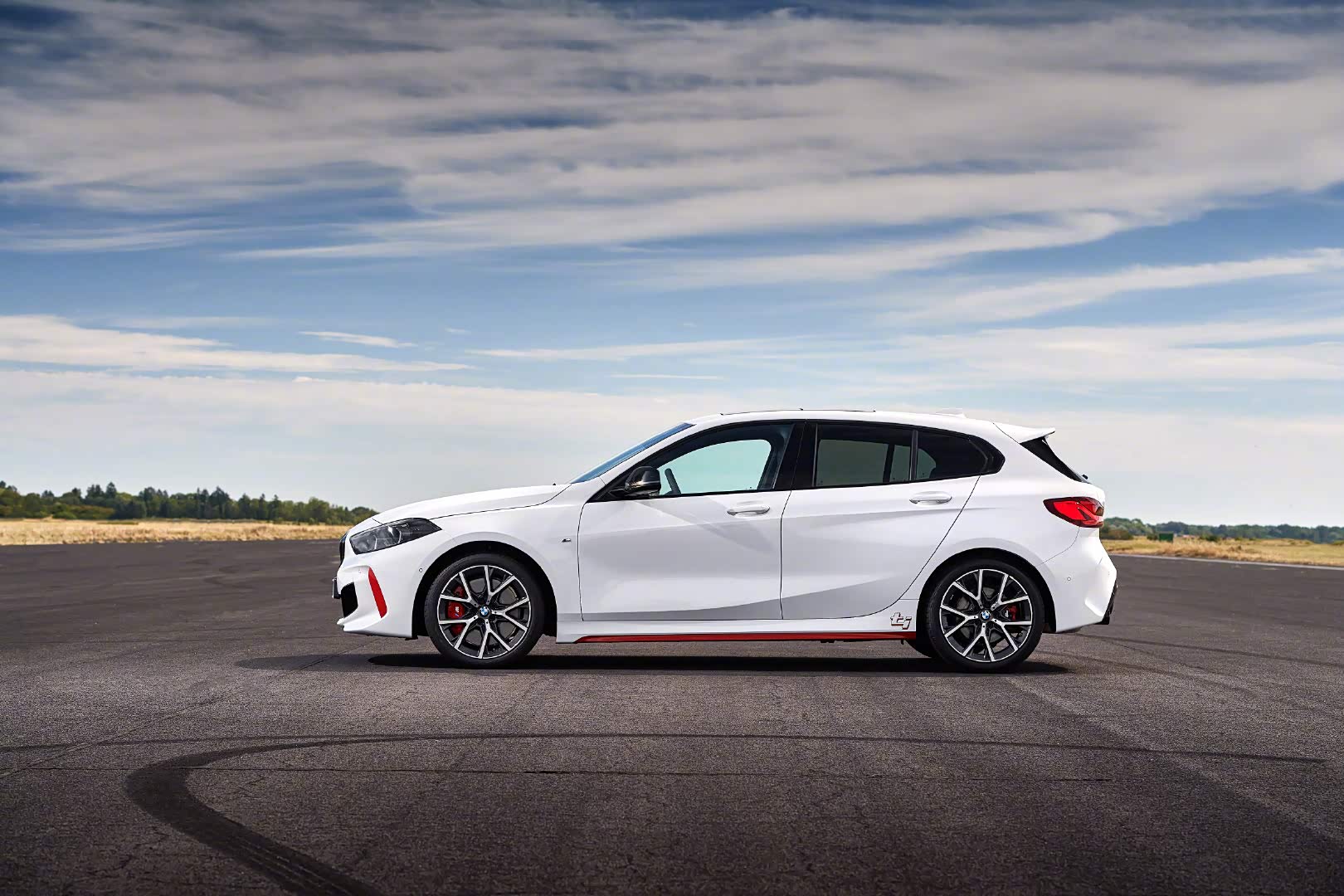 2021bmw128ti宝马首款前驱小钢炮帅气十足