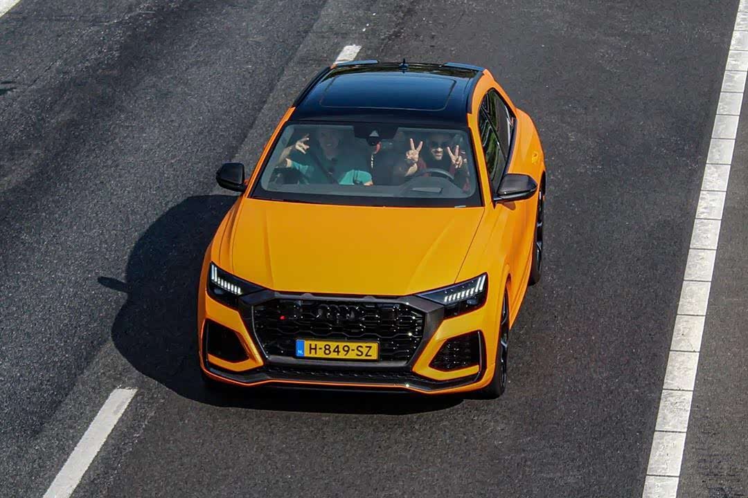 这个哑光黄色,真是带感,这种应该属于全球唯一了