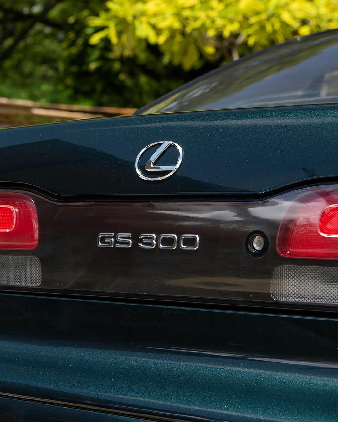 1993年雷克萨斯gs300,满足了豪华感,外观低调一些