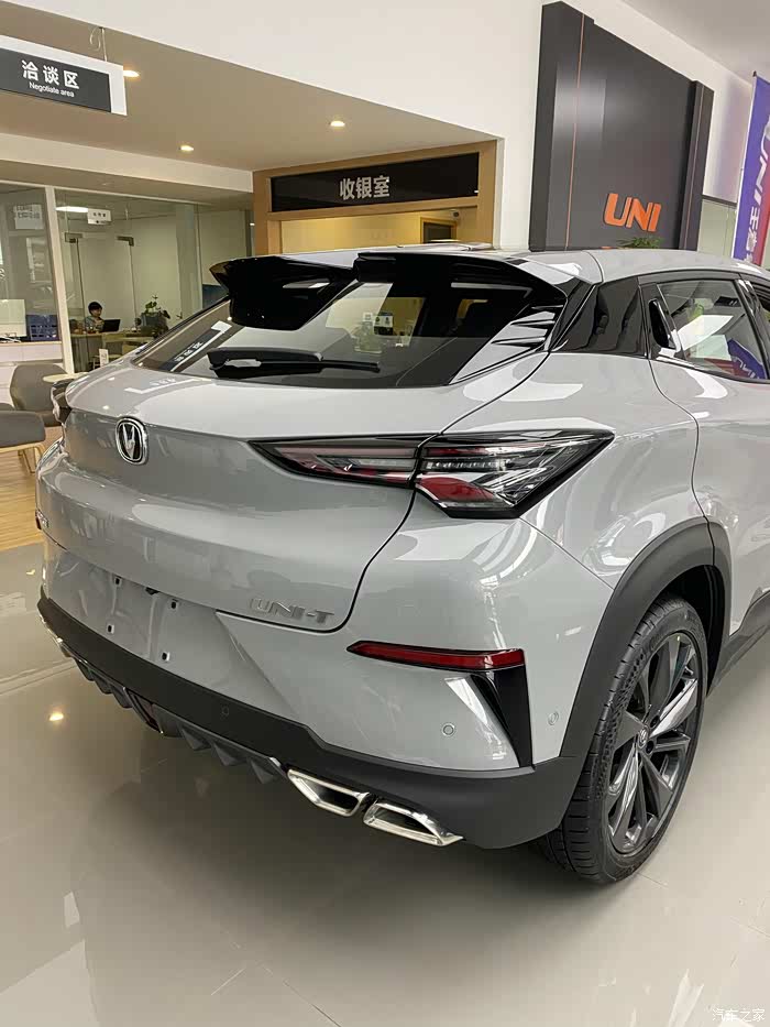 【图】到店里瞅了瞅uni-t实车,水泥灰属实顶_长安uni-t论坛_汽车之家