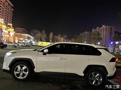 老婆超级喜欢这张照片 显得大白特别精致