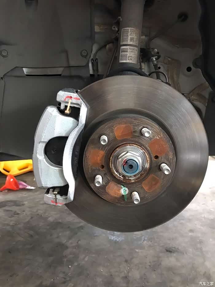 燃动思域卡钳喷漆作业流程及注意事项经验分享