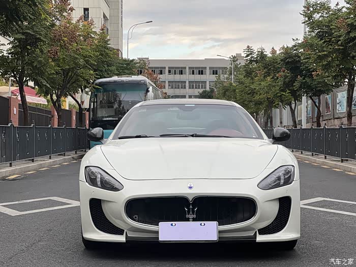 新到玛莎拉蒂gt