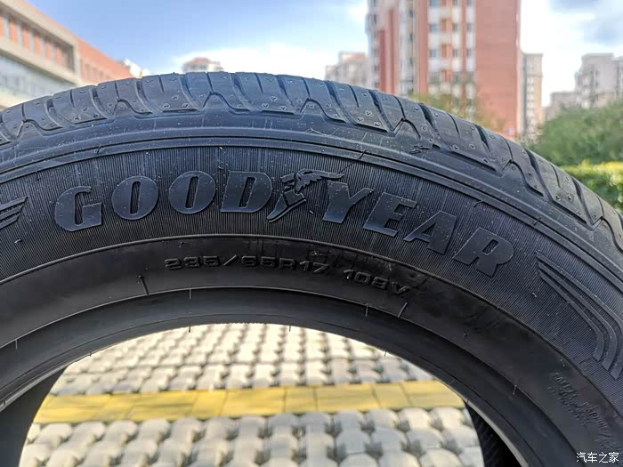 出4条全新固特异御乘2代23565r17108v轮胎