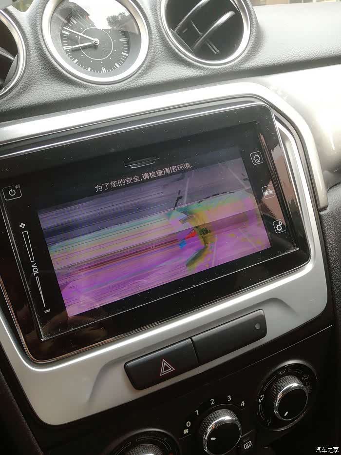 新装倒车影像出现花屏