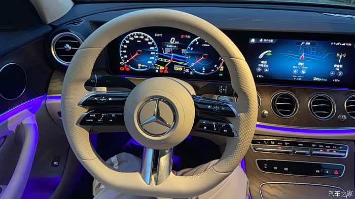 奔驰e300这个内饰有吗