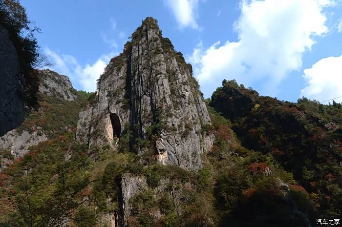 长在山腰上的神奇洞穴