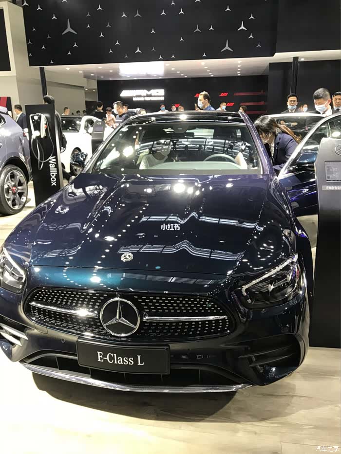 关于奔驰e300l松石绿时尚