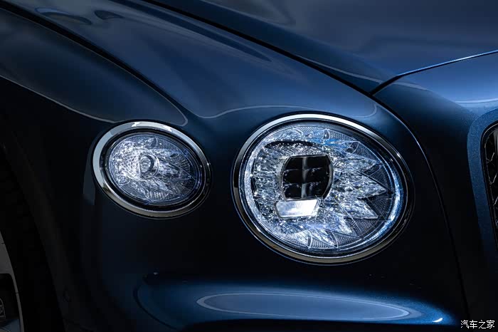 这款宾利,你想要吗?那炫酷的车灯真的太美了,反正我做梦都想.