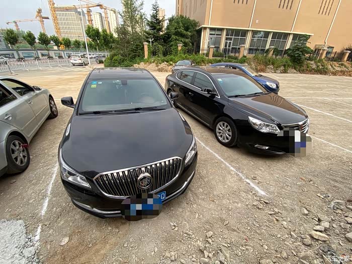 荣威950对比君越